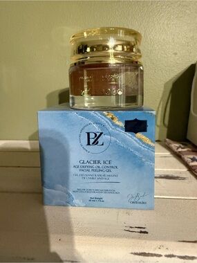 Glacier Ice Age Defying Oil Control Facial Peeling Gel